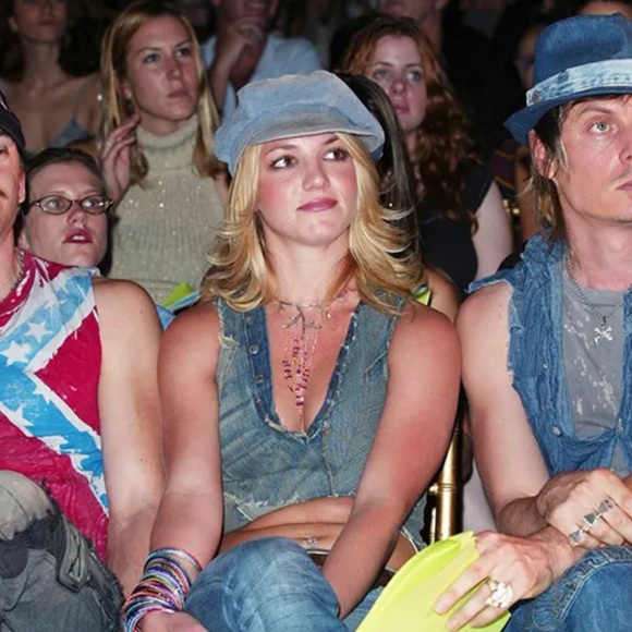 Accessories - Vintage Y2K news boy denim hat